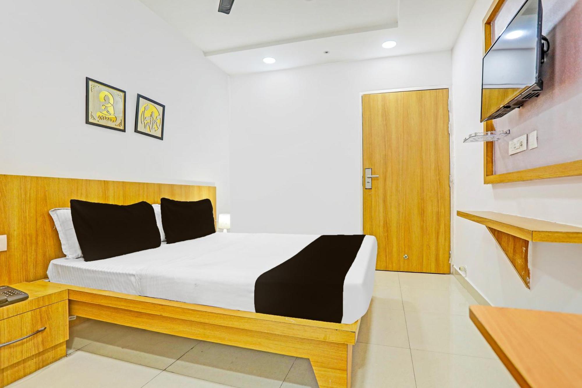 Super Hotel O Raipur Eksteriør billede